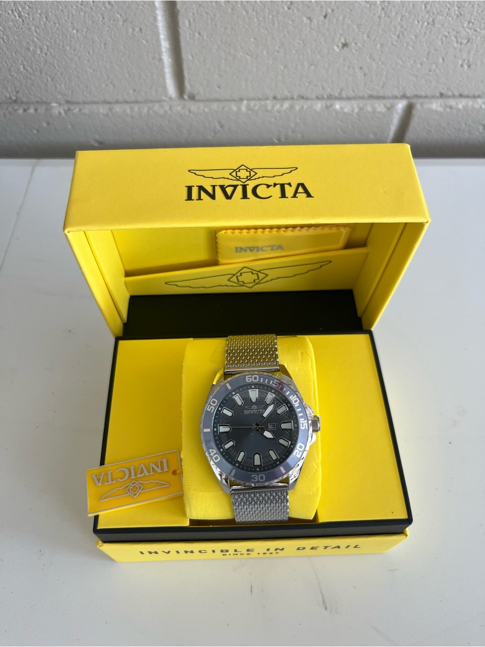 Invicta Men's Silver Mesh Bracelet Watch with Black Dial